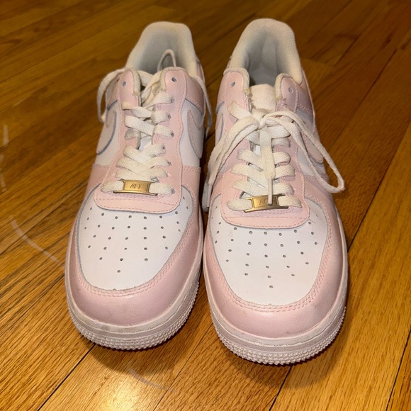 Light Pink Nike Shoes. - Picture 2 of 5